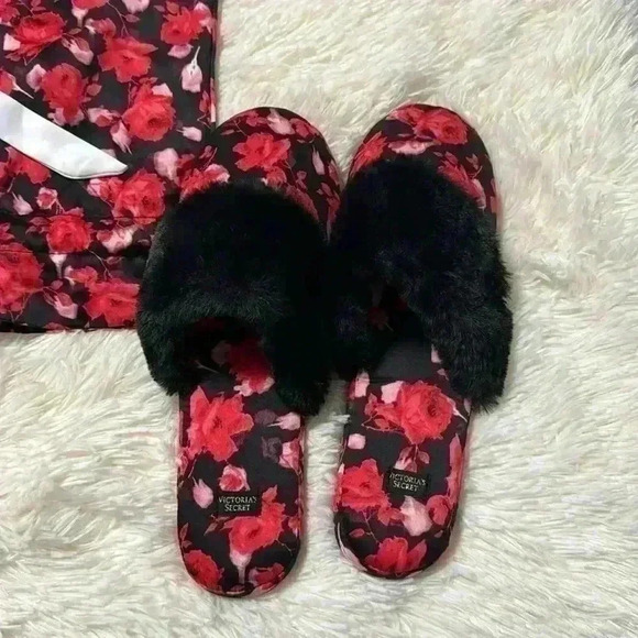 Victoria’s Secret Floral Print Slippers - Picture 1 of 3